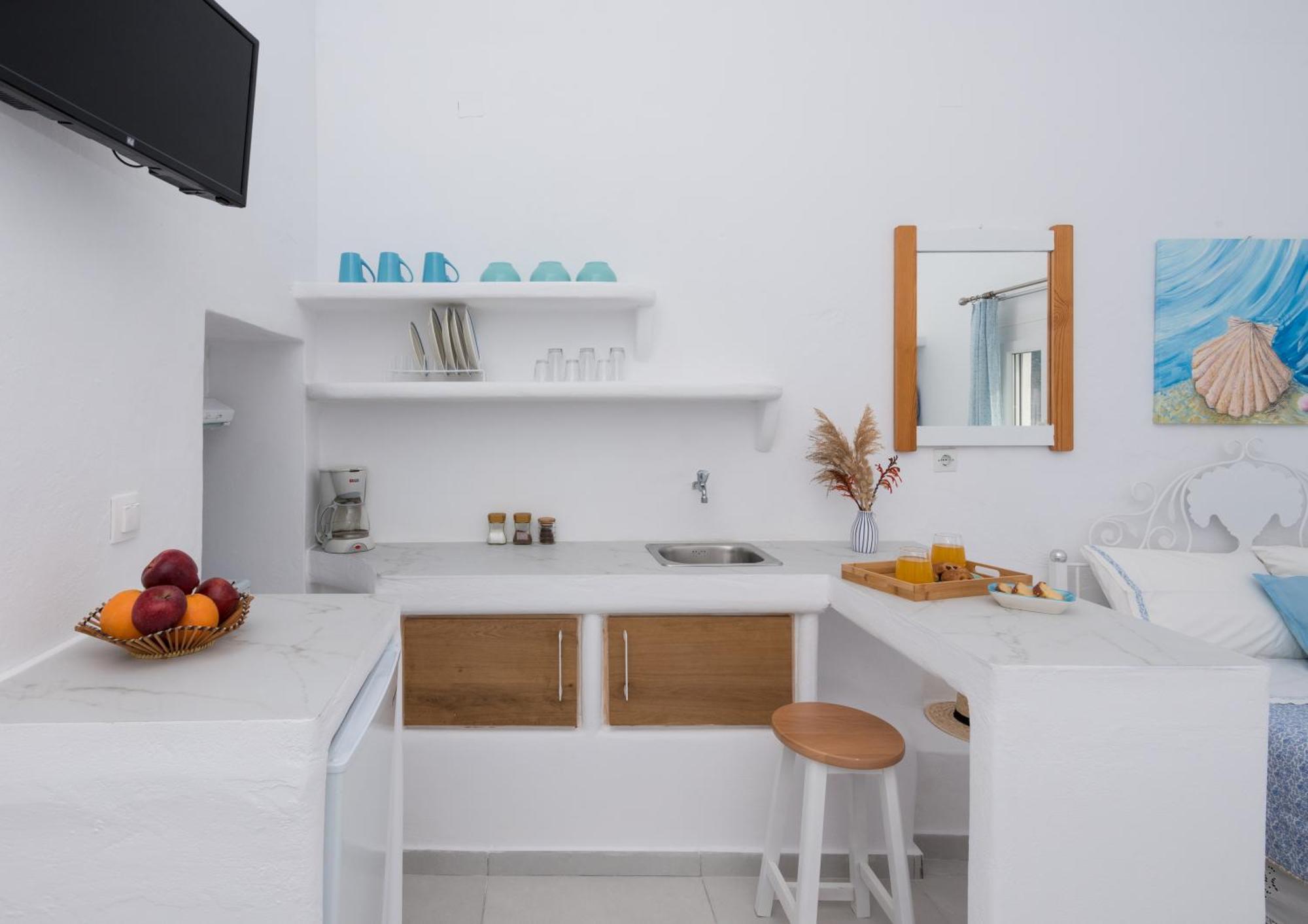 Sarantis Suites & Apartments Provatas Екстериор снимка