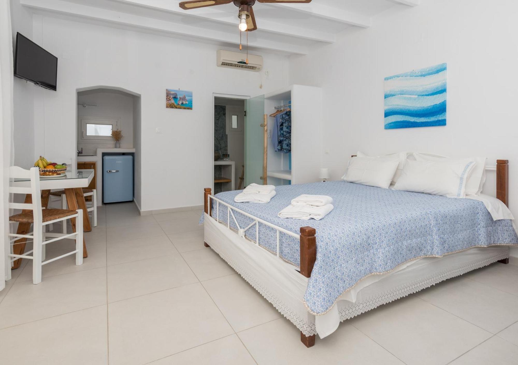 Sarantis Suites & Apartments Provatas Екстериор снимка