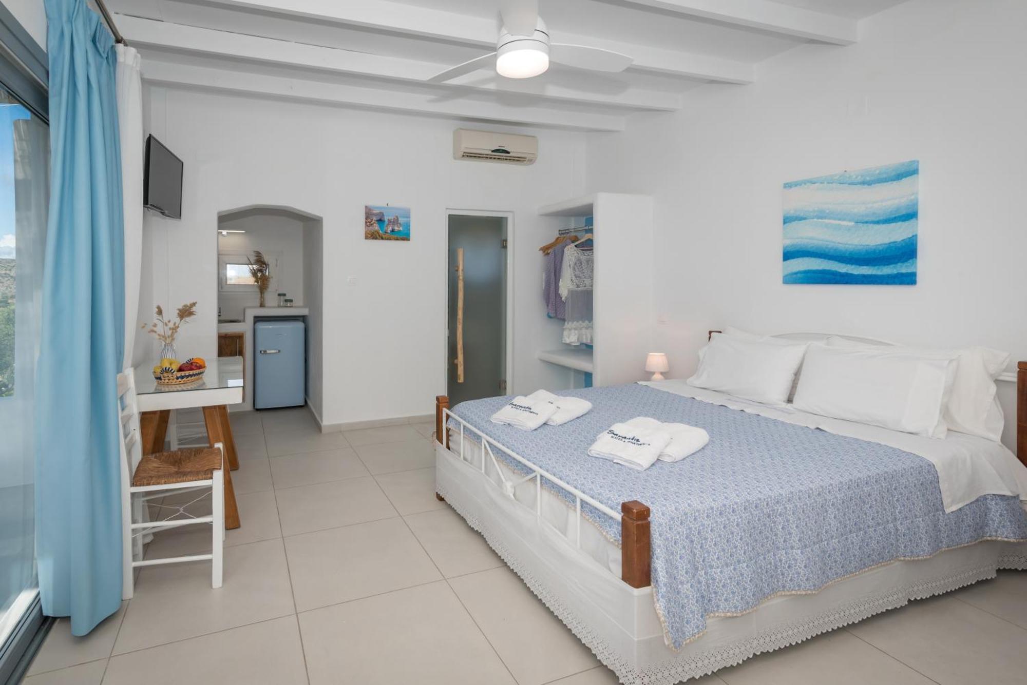 Sarantis Suites & Apartments Provatas Екстериор снимка